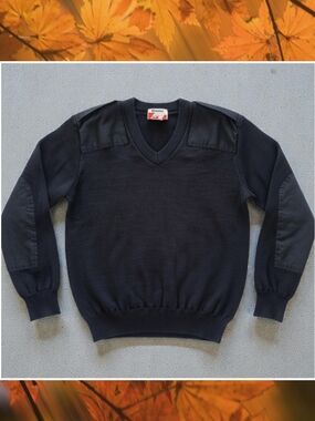 Blauer V-Neck Wind Stopper Black Sweater Made In Canada 🇨🇦